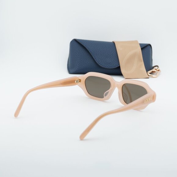 Loewe LW40157U 72E Rectangle Sunglasses – Shiny Pink\\Brown main image 8